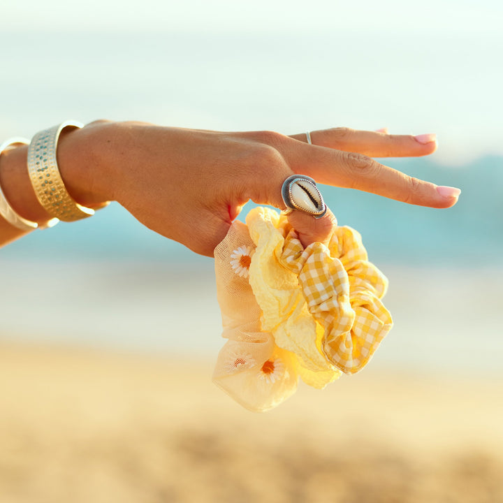 Limited Edition Scrunchie 3-Pack with Revitalizing 3 in 1 Leave In